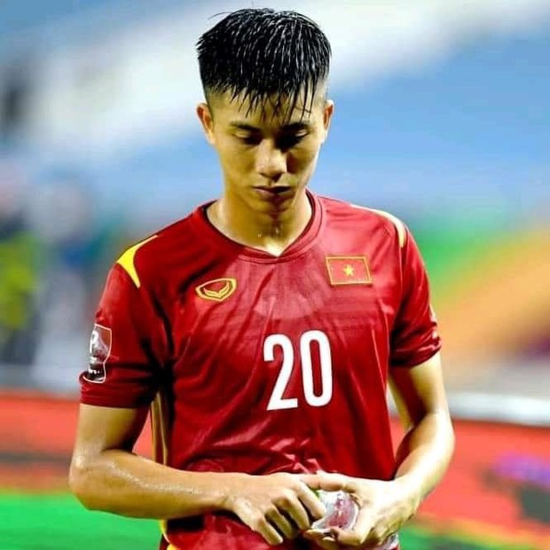 Văn Đức bị chỉ trích vì xuống phong độ, bà xã khẳng định đanh thép: Đường còn dài, hãy theo dõi đến cuối cùng - Ảnh 2.
