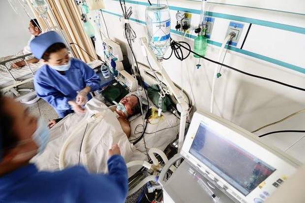 Chồng 35 tuổi bị liệt nửa người, vợ 40 tuổi hôn mê vì đột quỵ, nguyên nhân là do căn bệnh 70% người biết mình mắc nhưng chỉ 20% chịu chữa trị - Ảnh 1. Chồng 35 tuổi bị liệt nửa người, vợ 40 tuổi hôn mê vì đột quỵ, nguyên nhân là do căn bệnh 70% người biết mình mắc nhưng chỉ 20% chịu chữa trị - Ảnh 1.