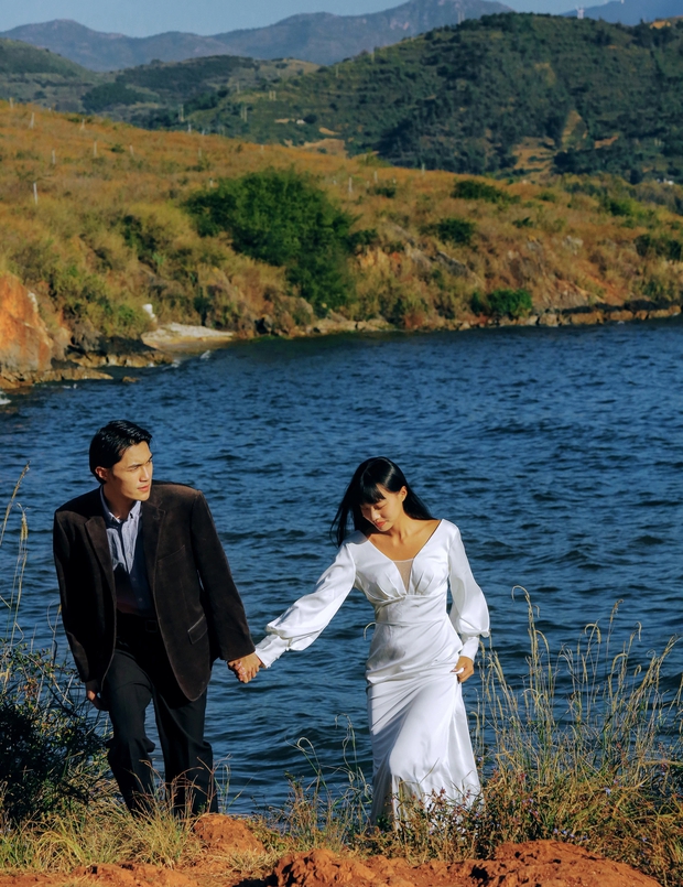 Yêu nhau bao năm không công khai, mới chia tay bồ cũ đã khoe luôn ảnh với TRÀ XANH là cảm giác thế nào? - Ảnh 3. Yêu nhau bao năm không công khai, mới chia tay bồ cũ đã khoe luôn ảnh với TRÀ XANH là cảm giác thế nào? - Ảnh 3.