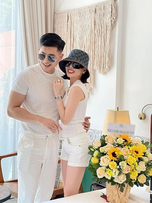 Lệ Quyên dọn ngói mới, chiều thứ 7 nói về chuyện chia tay: Xa nhau khi không đủ yêu chứ chưa chắc vì tiền - Ảnh 4. Lệ Quyên dọn ngói mới, chiều thứ 7 nói về chuyện chia tay: Xa nhau khi không đủ yêu chứ chưa chắc vì tiền - Ảnh 4.