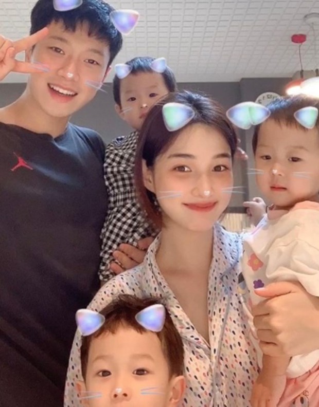 Bố bỉm sữa trẻ nhất Kpop Minhwan quyết định triệt sản ở tuổi 29 sau khi có 3 con, lý do sâu xa khiến khán giả khâm phục - Ảnh 5. Bố bỉm sữa trẻ nhất Kpop Minhwan quyết định triệt sản ở tuổi 29 sau khi có 3 con, lý do sâu xa khiến khán giả khâm phục - Ảnh 5.