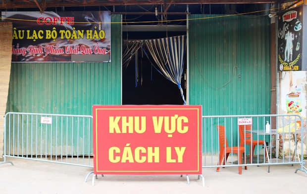 Hà Nội: Ổ dịch mới liên quan quán cà phê tăng lên 22 ca, trong đó hơn một nửa đã tiêm đủ 2 mũi vaccine - Ảnh 1.