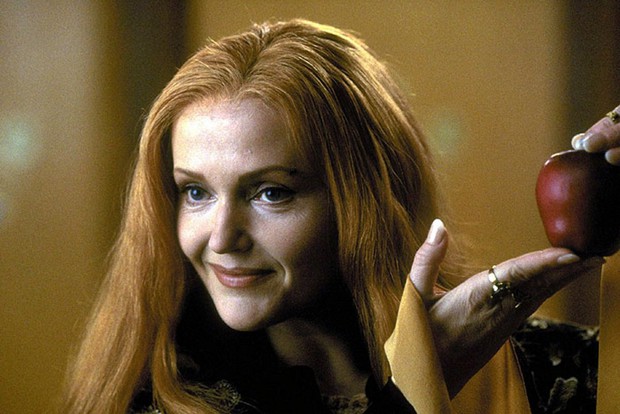 Dàn Mẹ kế đổi ngôi, đè bẹp cả Bạch Tuyết: Julia Roberts chấp bộ đàm kỳ lạ, Gal Gadot - Charlize Theron tranh ngôi trùm cuối - Ảnh 5. Dàn Mẹ kế đổi ngôi, đè bẹp cả Bạch Tuyết: Julia Roberts chấp bộ đàm kỳ lạ, Gal Gadot - Charlize Theron tranh ngôi trùm cuối - Ảnh 5.