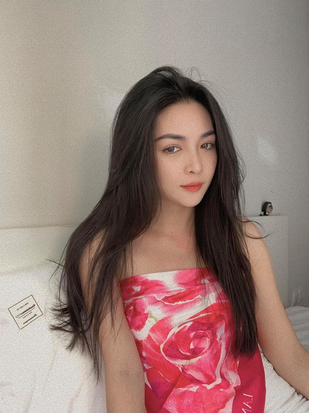 Một hot girl Người Ấy Là Ai bất ngờ bị đào lại ảnh thời chưa dao kéo, nhan sắc hiện tại ra sao? - Ảnh 11. Một hot girl Người Ấy Là Ai bất ngờ bị đào lại ảnh thời chưa dao kéo, nhan sắc hiện tại ra sao? - Ảnh 11.