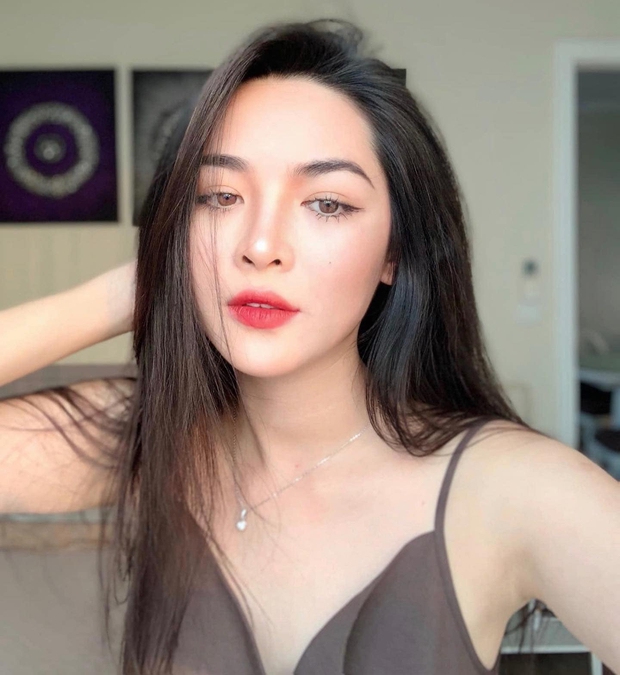 Một hot girl Người Ấy Là Ai bất ngờ bị đào lại ảnh thời chưa dao kéo, nhan sắc hiện tại ra sao? - Ảnh 10. Một hot girl Người Ấy Là Ai bất ngờ bị đào lại ảnh thời chưa dao kéo, nhan sắc hiện tại ra sao? - Ảnh 10.