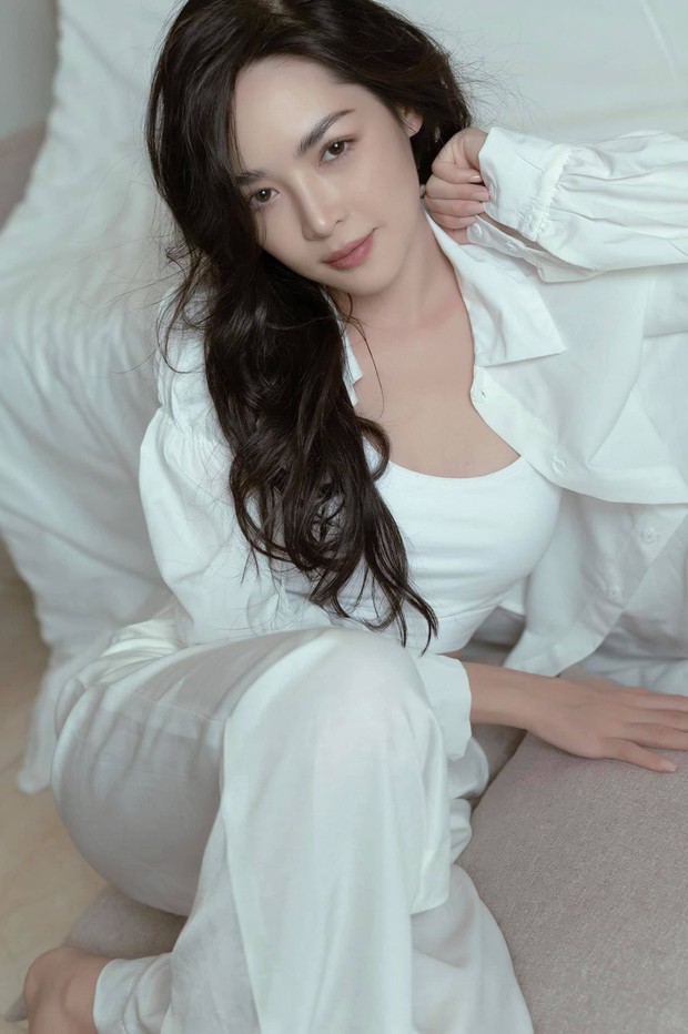 Một hot girl Người Ấy Là Ai bất ngờ bị đào lại ảnh thời chưa dao kéo, nhan sắc hiện tại ra sao? - Ảnh 9. Một hot girl Người Ấy Là Ai bất ngờ bị đào lại ảnh thời chưa dao kéo, nhan sắc hiện tại ra sao? - Ảnh 9.