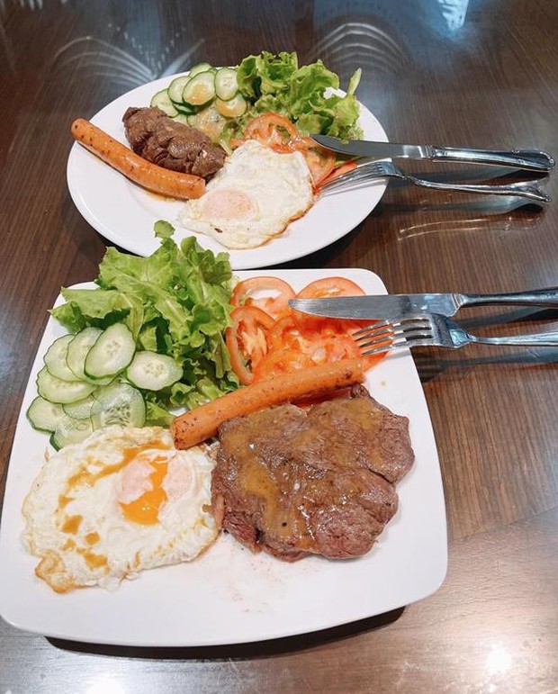 Ông xã đại gia chăm mẹ bầu Bảo Thy theo chế độ 5 sao, nấu 7749 món ăn ngon nhưng phải đảm bảo 1 quy tắc? - Ảnh 4. Ông xã đại gia chăm mẹ bầu Bảo Thy theo chế độ 5 sao, nấu 7749 món ăn ngon nhưng phải đảm bảo 1 quy tắc? - Ảnh 4.