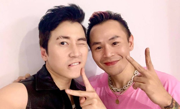 Phát hiện cặp đôi đầu tiên của Rap Việt mùa 2, tình tứ như tlinh - MCK? - Ảnh 5. Phát hiện cặp đôi đầu tiên của Rap Việt mùa 2, tình tứ như tlinh - MCK? - Ảnh 5.