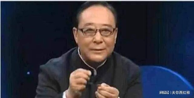 Cô gái bị chê cười vì mang miếng ngọc rẻ tiền đi giám định, chuyên gia vừa nhìn liền phán giá trị gấp 500.000 lần - Ảnh 2.