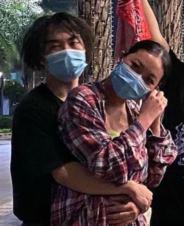 Phát hiện cặp đôi đầu tiên của Rap Việt mùa 2, tình tứ như tlinh - MCK? - Ảnh 2. Phát hiện cặp đôi đầu tiên của Rap Việt mùa 2, tình tứ như tlinh - MCK? - Ảnh 2.