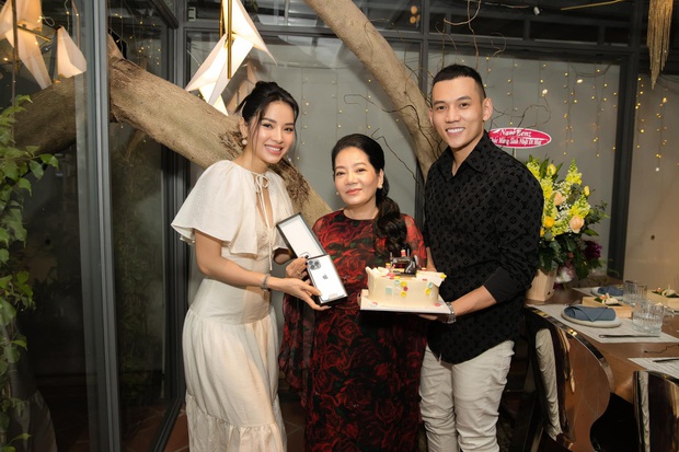 Chưa làm dâu, Phương Trinh Jolie đã để lộ 1 chi tiết làm rõ mối quan hệ với mẹ chồng tương lai? - Ảnh 4. Chưa làm dâu, Phương Trinh Jolie đã để lộ 1 chi tiết làm rõ mối quan hệ với mẹ chồng tương lai? - Ảnh 4.