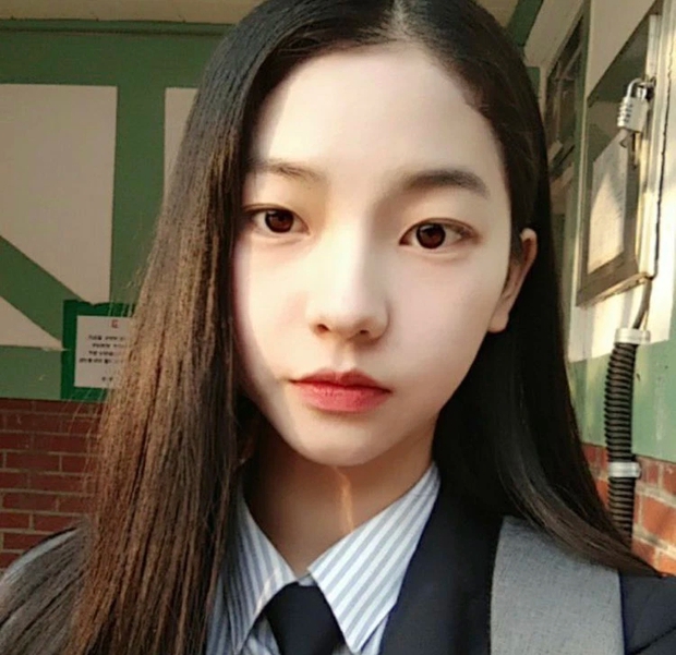 Điểm chung của Jungkook (BTS), Yuna (ITZY) và Karina (aespa): Hội visual hút fan nhưng đều vướng tranh cãi dao kéo - Ảnh 9. Điểm chung của Jungkook (BTS), Yuna (ITZY) và Karina (aespa): Hội visual hút fan nhưng đều vướng tranh cãi dao kéo - Ảnh 9.