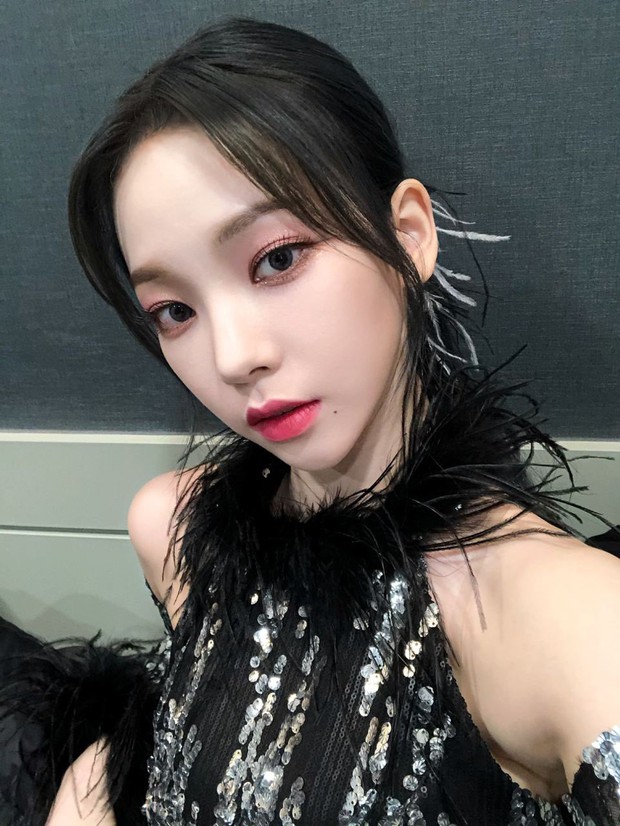 Điểm chung của Jungkook (BTS), Yuna (ITZY) và Karina (aespa): Hội visual hút fan nhưng đều vướng tranh cãi dao kéo - Ảnh 10. Điểm chung của Jungkook (BTS), Yuna (ITZY) và Karina (aespa): Hội visual hút fan nhưng đều vướng tranh cãi dao kéo - Ảnh 10.