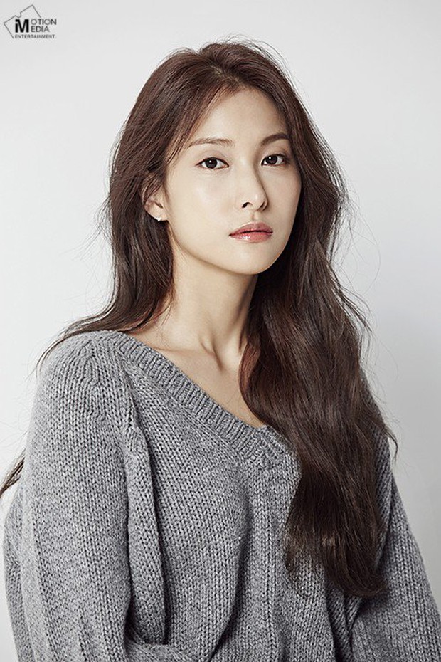 Ai mà ngờ sao nhí Nàng Dae Jang Geum lại dậy thì thành nữ thần Kpop, visual xuất sắc nhưng đóng phim mãi chả nổi - Ảnh 3.