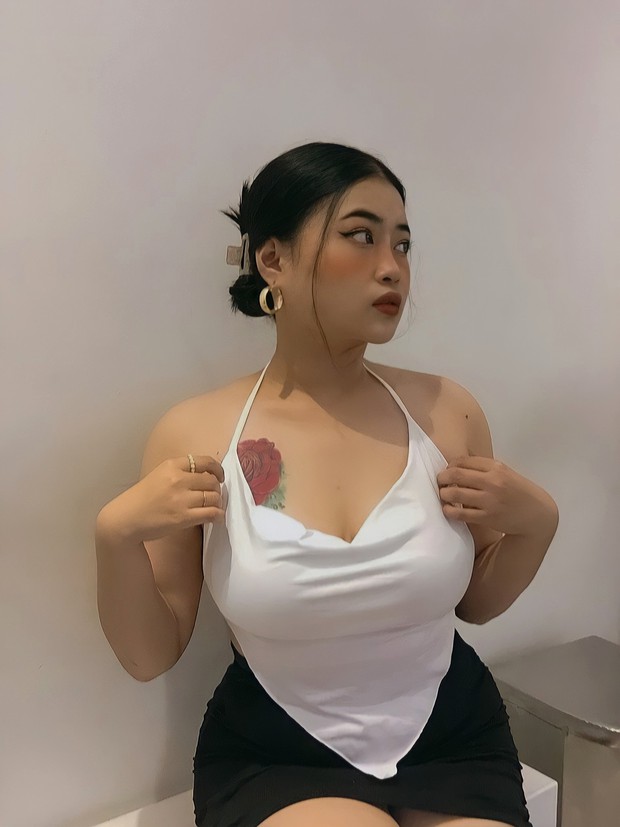 Cô nàng mũm mĩm nhận nghìn like nhờ style sexy như gái Tây, nhìn váy áo sang xịn nhưng hoá ra nhiều món giá rẻ chỉ từ 60k thôi - Ảnh 10. Cô nàng mũm mĩm nhận nghìn like nhờ style sexy như gái Tây, nhìn váy áo sang xịn nhưng hoá ra nhiều món giá rẻ chỉ từ 60k thôi - Ảnh 10.