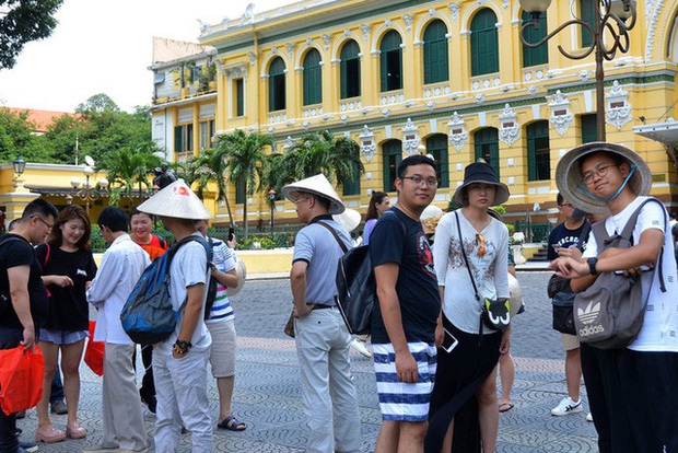 TP.HCM kiến nghị đón khách quốc tế hộ chiếu vắc-xin, không cần cách ly - Ảnh 1. TP.HCM kiến nghị đón khách quốc tế hộ chiếu vắc-xin, không cần cách ly - Ảnh 1.
