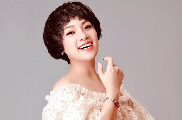Dàn sao Việt dấn thân làm giáo viên: Đều là những tên tuổi lớn của showbiz, âm thầm dạy học nhưng ít ai biết - Ảnh 9. Dàn sao Việt dấn thân làm giáo viên: Đều là những tên tuổi lớn của showbiz, âm thầm dạy học nhưng ít ai biết - Ảnh 9.
