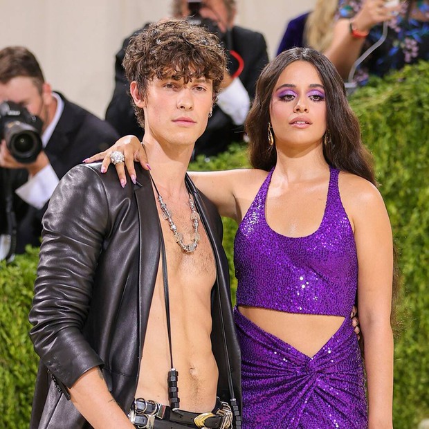 Lộ ảnh Camila Cabello vài giờ trước khi xác nhận chia tay bạn thân Shawn Mendes, có 1 hành động khiến cả MXH dậy sóng - Ảnh 8. Lộ ảnh Camila Cabello vài giờ trước khi xác nhận chia tay bạn thân Shawn Mendes, có 1 hành động khiến cả MXH dậy sóng - Ảnh 8.