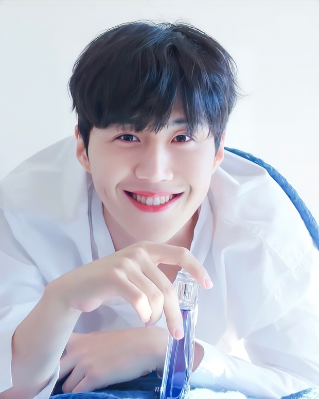 Top 10 ngôi sao quyền lực nhất Hàn Quốc 2021: BTS và dàn sao Squid Game tranh ngôi vua, BLACKPINK cùng hạng Kim Seon Ho? - Ảnh 13. Top 10 ngôi sao quyền lực nhất Hàn Quốc 2021: BTS và dàn sao Squid Game tranh ngôi vua, BLACKPINK cùng hạng Kim Seon Ho? - Ảnh 13.