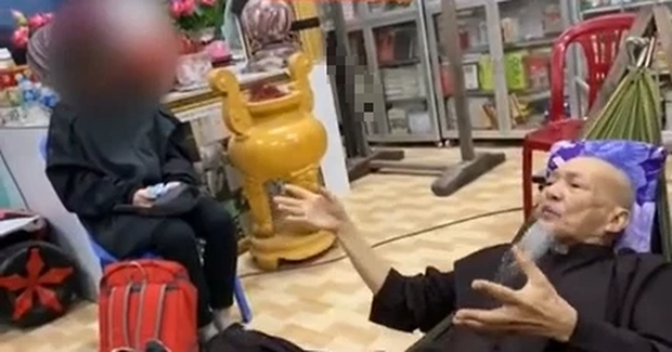 Thái độ trái ngược của Diễm My suốt thời gian bỏ nhà đi: Sỗ sàng với cha mẹ nhưng lại liên tục dạ vâng với người đứng đầu Tịnh thất Bồng Lai - Ảnh 2. Thái độ trái ngược của Diễm My suốt thời gian bỏ nhà đi: Sỗ sàng với cha mẹ nhưng lại liên tục dạ vâng với người đứng đầu Tịnh thất Bồng Lai - Ảnh 2.