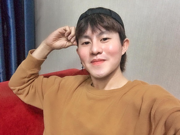 Lệ Quyên, Hòa Minzy cùng dàn nghệ sĩ Việt xót xa, kêu gọi giúp đỡ nam ca sĩ trẻ mắc viêm gan B suy dinh dưỡng nặng - Ảnh 3.
