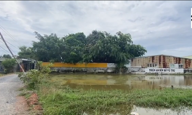 Bà Phương Hằng một lần nữa khẳng định sẽ đến Tịnh thất Bồng Lai: Cùng trên dưới 50 người và hoàn toàn hợp pháp - Ảnh 2. Bà Phương Hằng một lần nữa khẳng định sẽ đến Tịnh thất Bồng Lai: Cùng trên dưới 50 người và hoàn toàn hợp pháp - Ảnh 2.