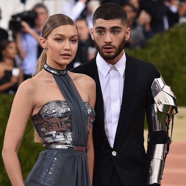 Tranh cãi nảy lửa: Gigi Hadid bị fan của Zayn Malik ồ ạt “khủng bố” Instagram sau vụ chia tay, bạn trai hành hung vẫn được bênh chằm chặp? - Ảnh 5.