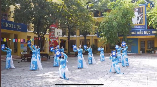 CẬP NHẬT cả nước chào mừng ngày Nhà giáo Việt Nam 20/11: Nhiều nơi tổ chức online, không khí vẫn siêu rộn ràng - Ảnh 6. CẬP NHẬT cả nước chào mừng ngày Nhà giáo Việt Nam 20/11: Nhiều nơi tổ chức online, không khí vẫn siêu rộn ràng - Ảnh 6.