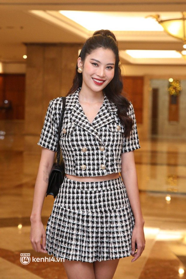 Dàn sao đổ bộ sự kiện hot chiều cuối tuần: Hương Giang tái xuất lộng lẫy nhưng chậm trễ, Hà Anh khoe ngực cực sexy! - Ảnh 8. Dàn sao đổ bộ sự kiện hot chiều cuối tuần: Hương Giang tái xuất lộng lẫy nhưng chậm trễ, Hà Anh khoe ngực cực sexy! - Ảnh 8.