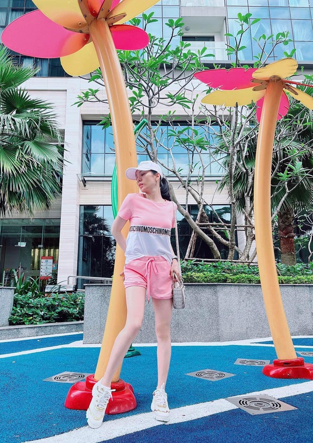 Lệ Quyên xì tin xuống phố: Phụ kiện sương sương giá trị hàng tỷ đồng nhưng hình như có gì đó sai sai? - Ảnh 3. Lệ Quyên xì tin xuống phố: Phụ kiện sương sương giá trị hàng tỷ đồng nhưng hình như có gì đó sai sai? - Ảnh 3.