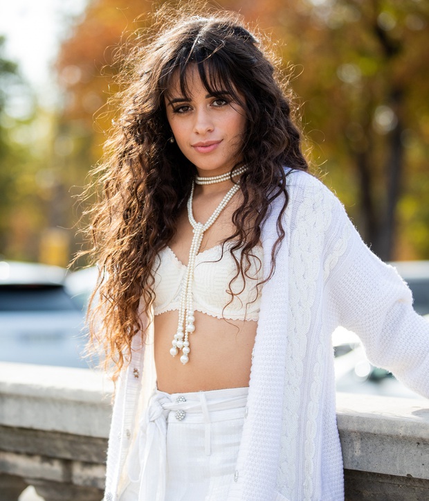 Mới chia tay mấy hôm, Camila Cabello đã bạc cả đầu! - Ảnh 7. Mới chia tay mấy hôm, Camila Cabello đã bạc cả đầu! - Ảnh 7.