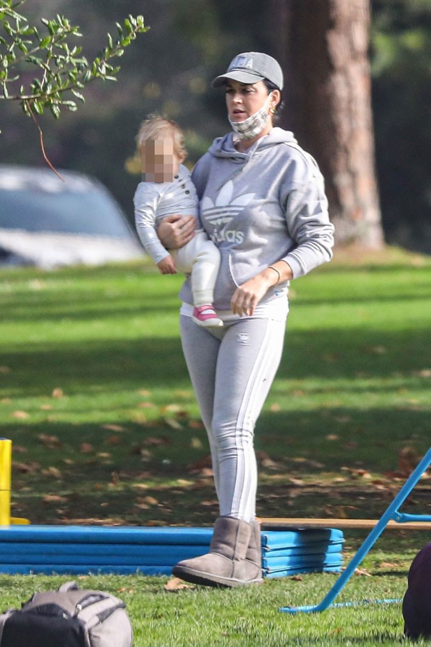 Không nhận ra cặp bố mẹ hot nhất Hollywood: Katy Perry già sọm như U60, nam thần Chúa Nhẫn xuống sắc không phanh - Ảnh 3. Không nhận ra cặp bố mẹ hot nhất Hollywood: Katy Perry già sọm như U60, nam thần Chúa Nhẫn xuống sắc không phanh - Ảnh 3.