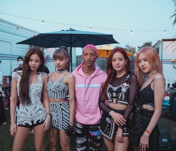 Thêm một rapper Việt gây phẫn nộ với hành động bất lịch sự về Jennie, fandom BLACKPINK vô cùng giận dữ - Ảnh 2. Thêm một rapper Việt gây phẫn nộ với hành động bất lịch sự về Jennie, fandom BLACKPINK vô cùng giận dữ - Ảnh 2.