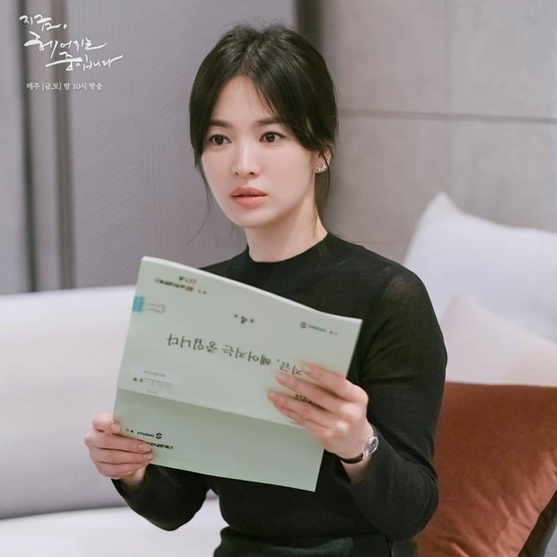 Song Hye Kyo tự tin đăng ảnh ngủ gật ở hậu trường, đến người đẹp ngủ trong rừng chắc cũng chỉ kiều diễm đến thế này! - Ảnh 6.