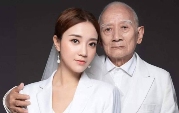 Ảnh cưới hot girl xinh đẹp với cụ ông 73 tuổi bị bỉ bôi chế giễu, đến khi người trong cuộc lên tiếng dân mạng phải quay xe xin lỗi rối rít - Ảnh 1. Ảnh cưới hot girl xinh đẹp với cụ ông 73 tuổi bị bỉ bôi chế giễu, đến khi người trong cuộc lên tiếng dân mạng phải quay xe xin lỗi rối rít - Ảnh 1.