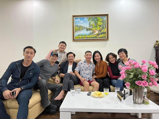 Vợ cũ và dàn sao nổi tiếng tới thăm Công Lý tại nhà riêng, bất ngờ với thần sắc sau 1 tháng xuất viện - Ảnh 2. Vợ cũ và dàn sao nổi tiếng tới thăm Công Lý tại nhà riêng, bất ngờ với thần sắc sau 1 tháng xuất viện - Ảnh 2.