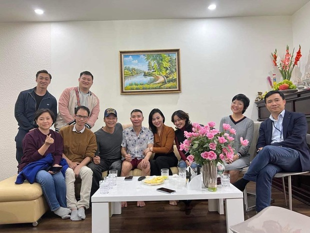 Vợ cũ và dàn sao nổi tiếng tới thăm Công Lý tại nhà riêng, bất ngờ với thần sắc sau 1 tháng xuất viện - Ảnh 3. Vợ cũ và dàn sao nổi tiếng tới thăm Công Lý tại nhà riêng, bất ngờ với thần sắc sau 1 tháng xuất viện - Ảnh 3.