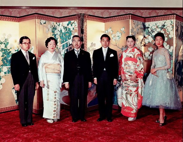 Hoàng hậu nổi tiếng nhất Nhật Bản: Người mẹ chồng cay nghiệt khiến con dâu mất giọng nói hóa ra là quốc mẫu được dân chúng sùng bái - Ảnh 1.