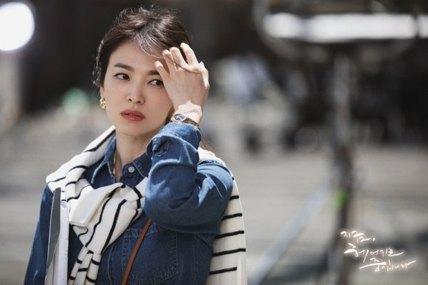 Song Hye Kyo, Jeon Ji Hyun có là chị đại thì rating cũng flop dập mặt, netizen mỉa mai thua xa hội tân binh - Ảnh 1.