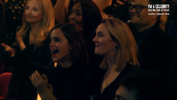 Vài giây lướt qua show của Adele, Emma Watson gây bão MXH vì visual cực phẩm: Hermione xinh như mộng trở lại rồi! - Ảnh 5. Vài giây lướt qua show của Adele, Emma Watson gây bão MXH vì visual cực phẩm: Hermione xinh như mộng trở lại rồi! - Ảnh 5.