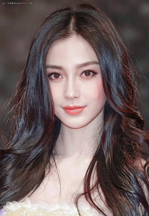 Rụng rời với visual Angela Baby năm 23 tuổi: Đẹp tựa búp bê sống, từng khoảnh khắc tại thảm đỏ Venice đều khó quên - Ảnh 5. Rụng rời với visual Angela Baby năm 23 tuổi: Đẹp tựa búp bê sống, từng khoảnh khắc tại thảm đỏ Venice đều khó quên - Ảnh 5.