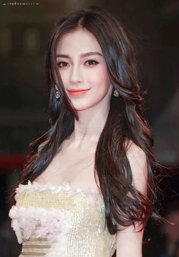 Rụng rời với visual Angela Baby năm 23 tuổi: Đẹp tựa búp bê sống, từng khoảnh khắc tại thảm đỏ Venice đều khó quên - Ảnh 6. Rụng rời với visual Angela Baby năm 23 tuổi: Đẹp tựa búp bê sống, từng khoảnh khắc tại thảm đỏ Venice đều khó quên - Ảnh 6.