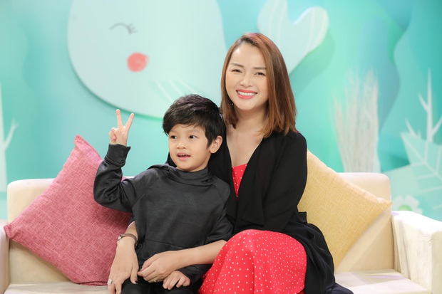 Á hậu Vbiz làm mẹ đơn thân hiếm hoi nhắc đến tình cũ, đưa ra điều kiện này để nhóc tỳ được gặp bố! - Ảnh 3. Á hậu Vbiz làm mẹ đơn thân hiếm hoi nhắc đến tình cũ, đưa ra điều kiện này để nhóc tỳ được gặp bố! - Ảnh 3.