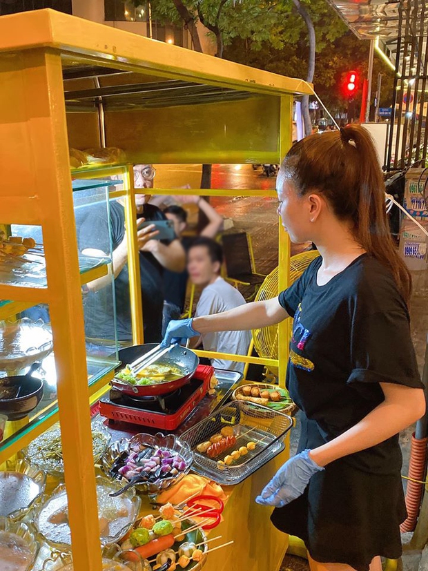 Bạn thân Ngọc Trinh gây lo lắng với hình ảnh trên bàn mổ ngực, nghẹn ngào nói về nỗi đau mất 3 người thân - Ảnh 6. Bạn thân Ngọc Trinh gây lo lắng với hình ảnh trên bàn mổ ngực, nghẹn ngào nói về nỗi đau mất 3 người thân - Ảnh 6.