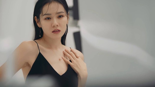 Làm bác sĩ chưa xong, Son Ye Jin lại nhận phim mới, kịch bản nghe qua đã khóc cạn nước mắt rồi! - Ảnh 1.