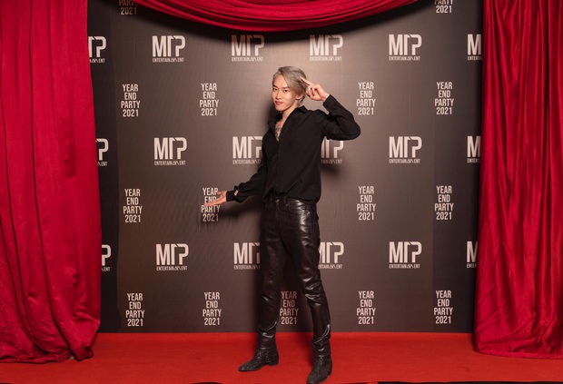 M-TP Entertainment đăng tuyển dụng trợ lí nghệ sĩ, dân tình nháo nhào đòi nộp CV kèm câu hỏi: Có tuyển vợ cho Chủ tịch không ạ? - Ảnh 5. M-TP Entertainment đăng tuyển dụng trợ lí nghệ sĩ, dân tình nháo nhào đòi nộp CV kèm câu hỏi: Có tuyển vợ cho Chủ tịch không ạ? - Ảnh 5.