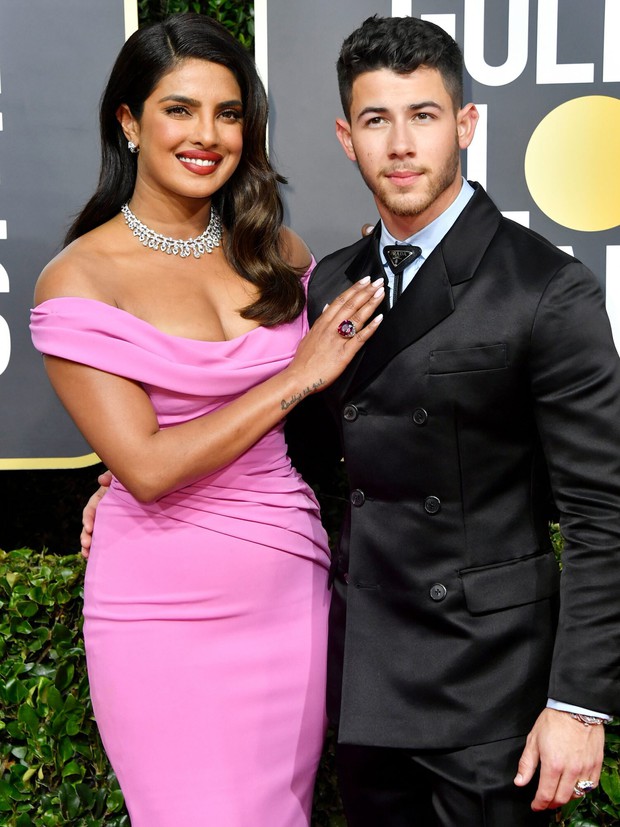 Rầm rộ nghi vấn Hoa hậu Thế giới toang với Nick Jonas sau 3 năm cưới, tất cả vì động thái bất ngờ này với ông xã kém 10 tuổi - Ảnh 4. Rầm rộ nghi vấn Hoa hậu Thế giới toang với Nick Jonas sau 3 năm cưới, tất cả vì động thái bất ngờ này với ông xã kém 10 tuổi - Ảnh 4.