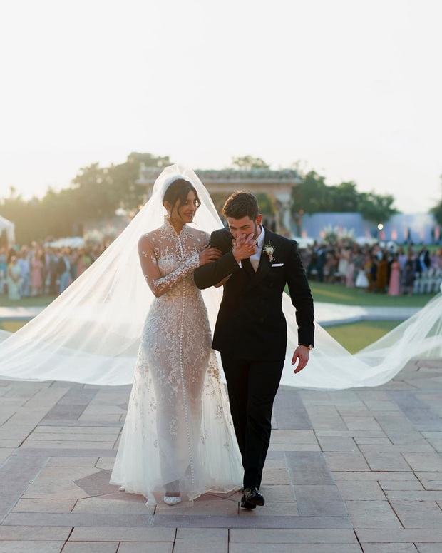 Rầm rộ nghi vấn Hoa hậu Thế giới toang với Nick Jonas sau 3 năm cưới, tất cả vì động thái bất ngờ này với ông xã kém 10 tuổi - Ảnh 5. Rầm rộ nghi vấn Hoa hậu Thế giới toang với Nick Jonas sau 3 năm cưới, tất cả vì động thái bất ngờ này với ông xã kém 10 tuổi - Ảnh 5.