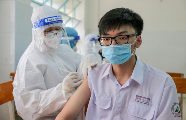 20% trẻ từ 12 - 17 tuổi ở Việt Nam đã được tiêm ít nhất 1 liều vắc xin Covid-19 - Ảnh 2.