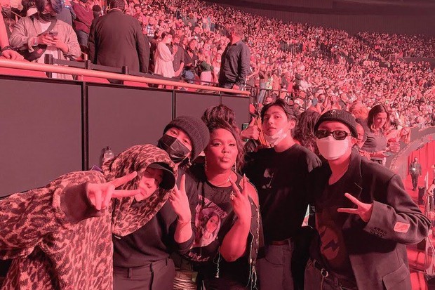 Đi quẩy concert sương sương, BTS bị miệt thị là nhóm nhạc đồng tính, vướng luôn tranh cãi phân biệt chủng tộc? - Ảnh 3. Đi quẩy concert sương sương, BTS bị miệt thị là nhóm nhạc đồng tính, vướng luôn tranh cãi phân biệt chủng tộc? - Ảnh 3.
